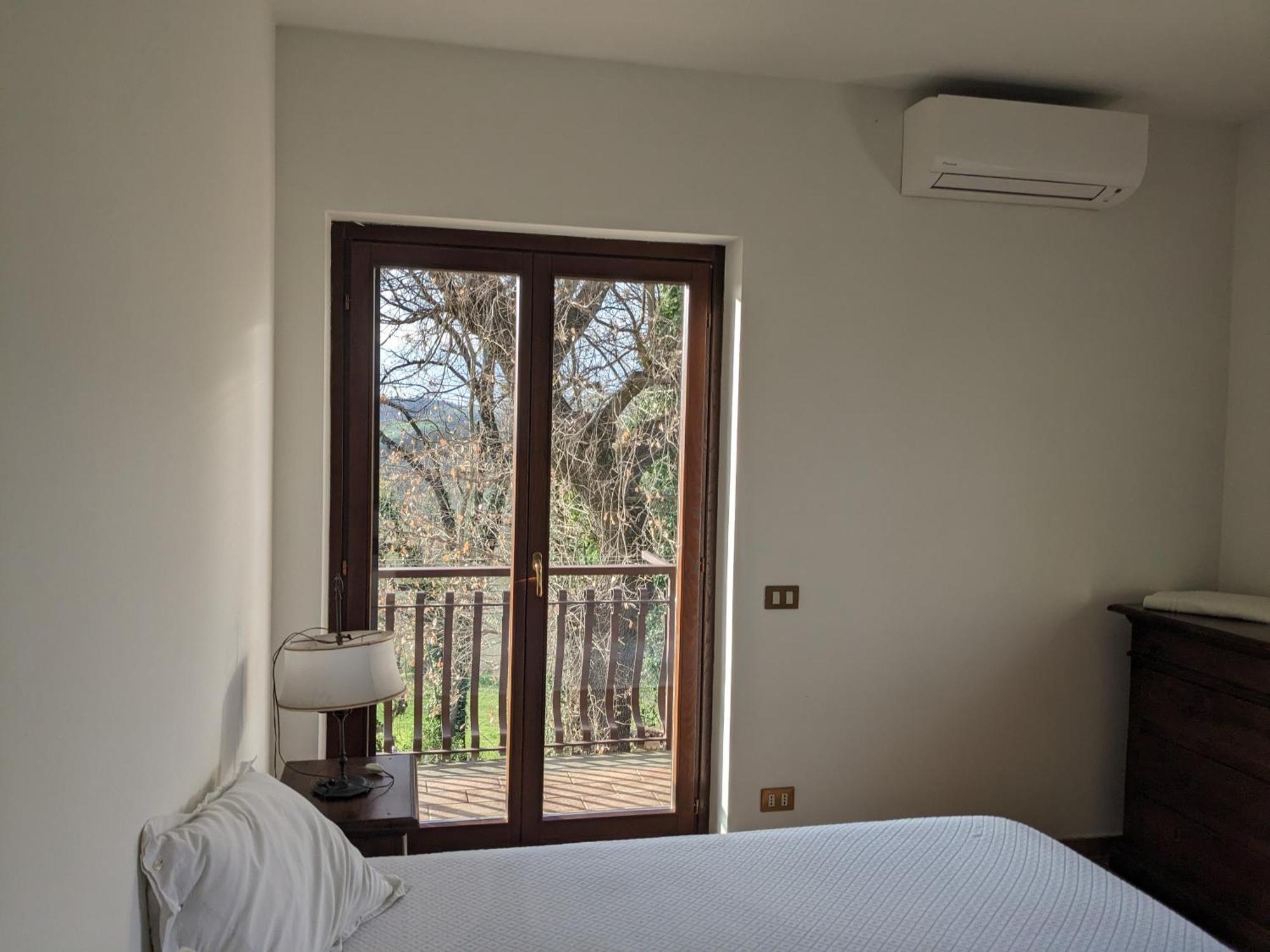 Villa Pacchini Poggio Mirteto Szoba fotó
